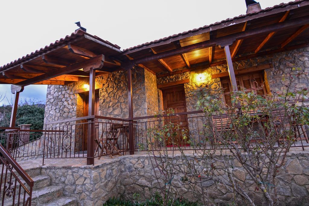 B K Guesthouse - Ξενώνας Β-Κ Ano Trikala Buitenkant foto